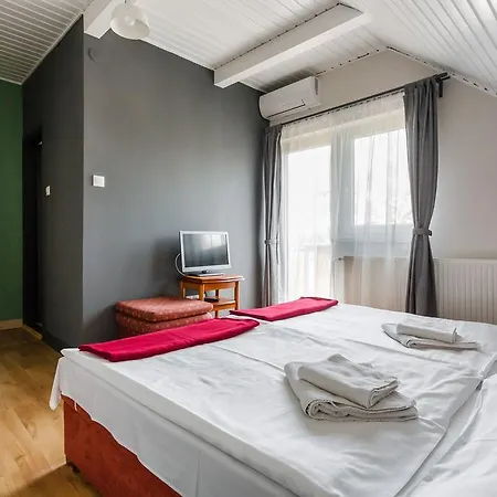 Borbaratok Panzio Pensjonat 3*