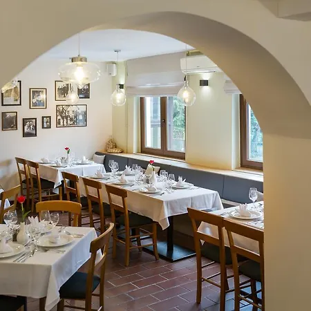 Gasthuis Borbaratok Panzio 3*
